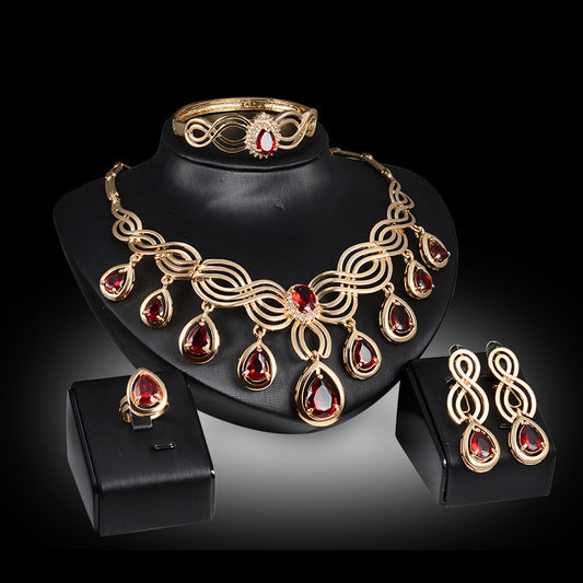 Golden Diva 4-Piece Rhinestone Jewelry Set – 18K Gold Finish