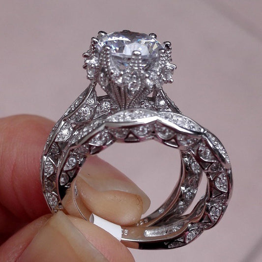 Celestia Crown – Regal Moissanite Sparkle Ring