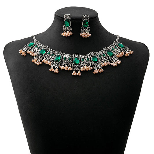Handcrafted Royal Green Stone Jewelry Set – Necklace & Earrings with Pearl Detailing
