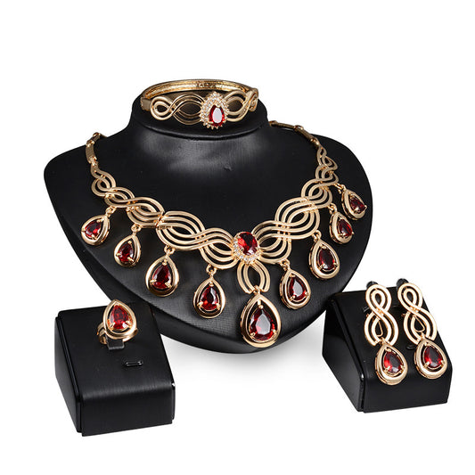 Golden Diva 4-Piece Rhinestone Jewelry Set – 18K Gold Finish
