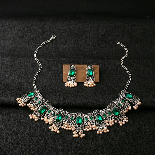 Handcrafted Royal Green Stone Jewelry Set – Necklace & Earrings with Pearl Detailing