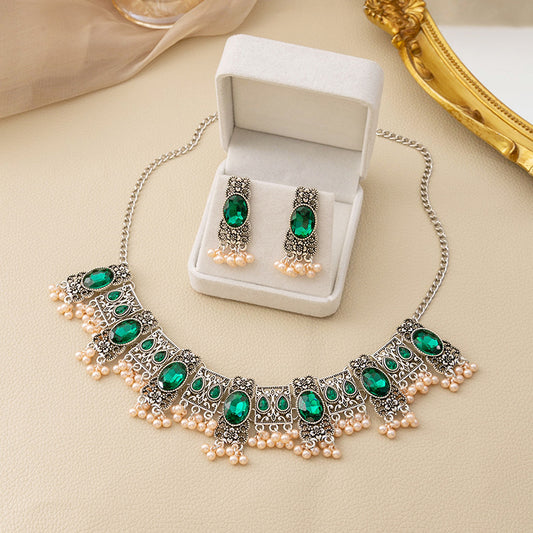 Handcrafted Royal Green Stone Jewelry Set – Necklace & Earrings with Pearl Detailing