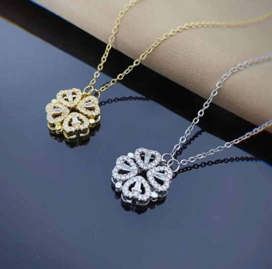 Four-Leaf Clover Heart Necklace – Magnetic Folding Pendant, Romantic Gift for Her